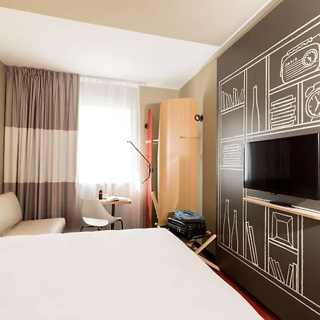 Ibis Centre 3*