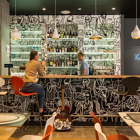מלון Ibis Centre 3*