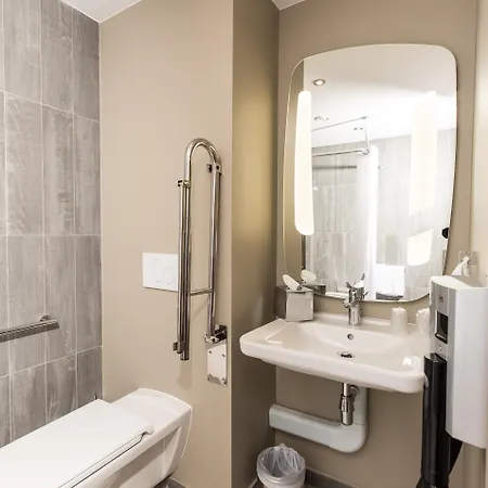 Ibis Centre Hotel 3*