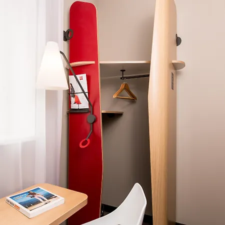 Ibis Centre Hotel 3*