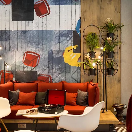 Ibis Centre Hotel 3*