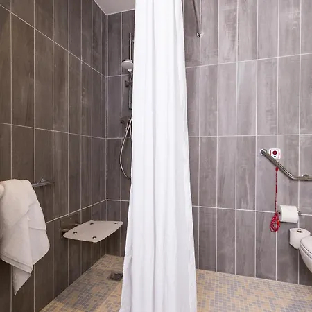 Ibis Centre 3*