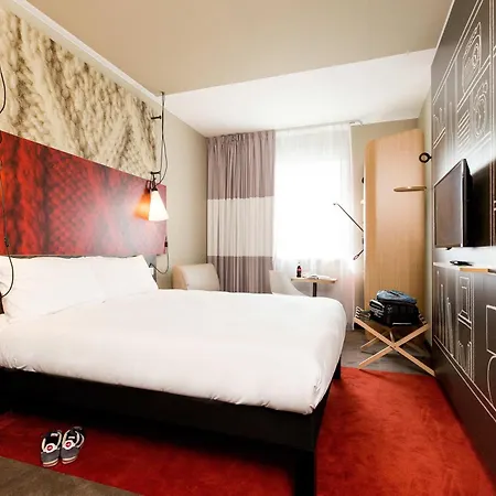 Ibis Centre 3*