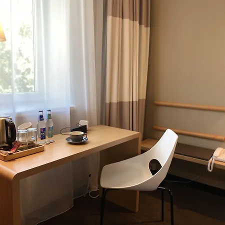 Ibis Centre 3*