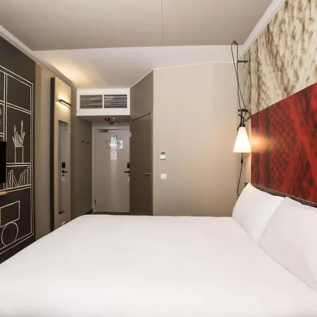 Ibis Centre 3*
