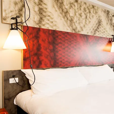 Ibis Centre 3*