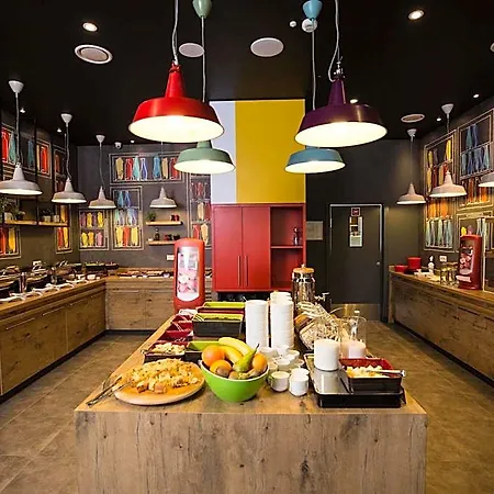 Hotel Ibis Centre 3*