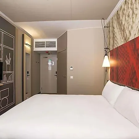 Ibis Centre Hotel