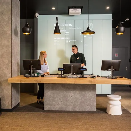 מלון Ibis Centre 3*