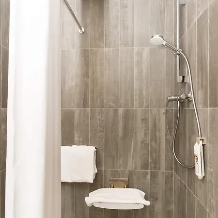 Ibis Centre 3*