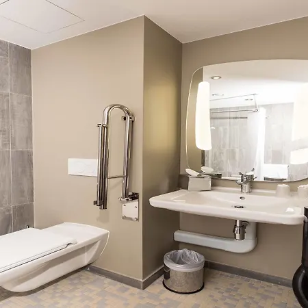 Ibis Centre 3*