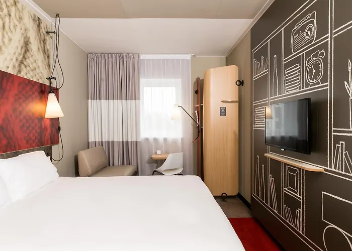 Ibis Centre Hotell 3*