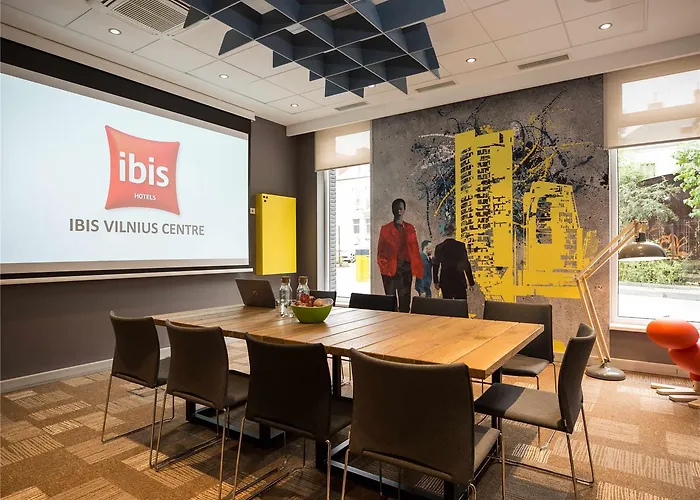 Ibis Centre Hotell 3*